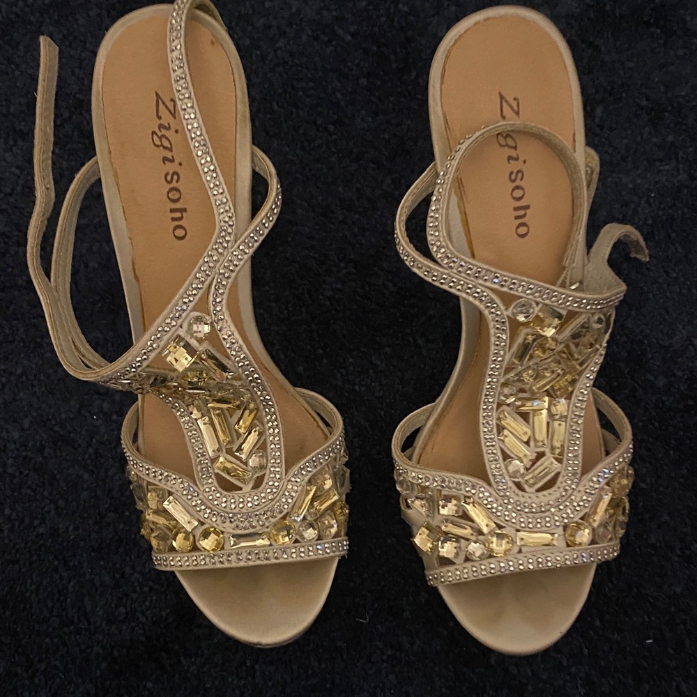 Women’s high heel sandals